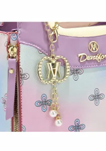 Sac à main élégant avec dégradé de couleur et beau pendentif en métal de style chic.