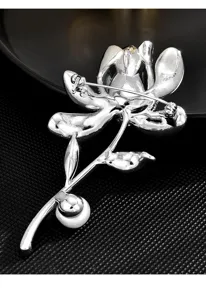 Detailed view of elegant freshwater pearl flower brooch back pin structure craftsmanship.