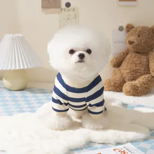 Schattige gestreepte huisdier trui voor honden en katten, gezellige herfst winter kleding.