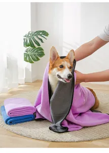 Vista dettaglio asciugamano per animali domestici, materiale felpato super assorbente.