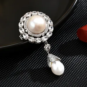 Vintage Court Style Freshwater Pearl Brooch For Women High-End Zirconia Inlaid Copper Pin Elegant Palace Corsage Jewelry Gift