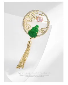 Elegante spilla a zuppa in stile cinese con strass, perla rosa e nappa per le donne.