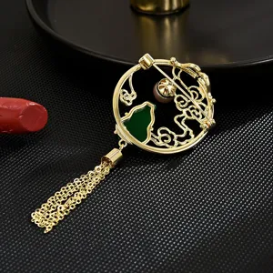 Spilla a zucca in stile cinese con nappine eleganti e pendente verde per abito da donna.