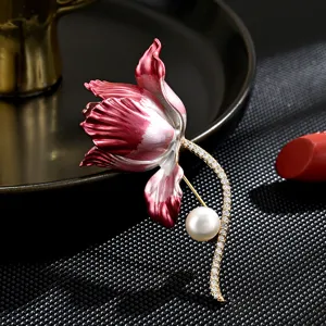 Broche de Flor de Iris Rosa Degradado Elegante Zirconia Perla de Agua Dulce Strass Broches de Aleación Joyería de Moda para Mujeres