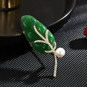 Chinese Style Luxury Green Leaf Brooch Copper Freshwater Pearl Zircon Coat Accessories Fashion Jewelry For Women