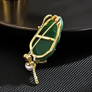 Exquisite Chinese style gold jade leaf brooch elegant green stone pearl coat accessories new