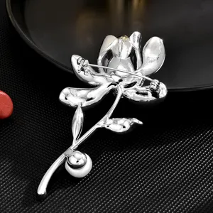 Elegant luxury crystal freshwater pearl orchid brooch, exquisite design high-end jewelry.