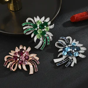 Luxury Copper Rhinestone Flower Brooch Pin Elegant Gold Plated Crystal Corsage Coat Accessories Jewelry Gift For Women