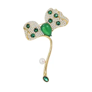Elegant green agate pearl leaf brooch gold-plated crystal rhinestone pin apparel accessory
