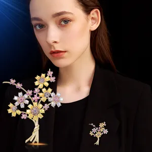 Elegante Blumenstrauß Brosche für Damen, glänzende Kristall Gänseblümchen Anstecknadel.