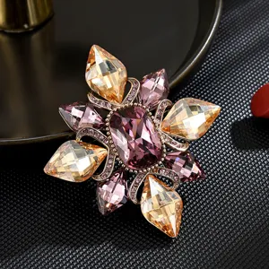 Europäische Luxus Österreichische Kristall Brosche Retro Hofstil Kupfer Zirkonia Geometrischer Modeschmuck Für Damen