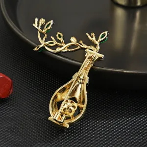 Retro Chinese style gold vase brooch with pearl and green stones elegant jewelry accessory