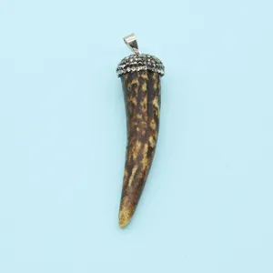 Resin horn pendant with rhinestone metal cap, stylish DIY necklace accessory for daily wear.