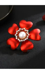 Red heart petals flower brooch with sparkling rhinestones and central pearl for women suits