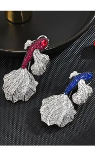Luxury crystal koi fish brooch for women, elegant rhinestone animal pin suit coat accessory.