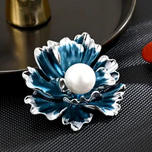 Vintage Peony Flower Brooch Elegant Gradient Enamel Pearl Brooch Women Fashion Copper Plant Brooch Pin Jewelry Gift