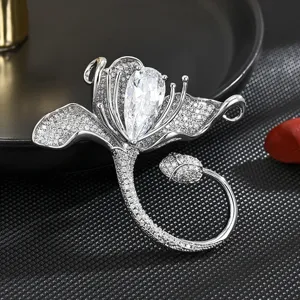 Designer Copper Full Zircon Lily Brooch High-End Women Corsage Crystal Pin Elegant Fashion Jewelry Gift