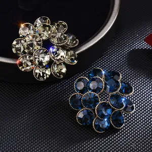 Broche Fleur Strass Cuivre Mode Coréenne Luxe Zircone Cubique Épingle de Revers Robe Costume Accessoires Bijoux Pour Femmes