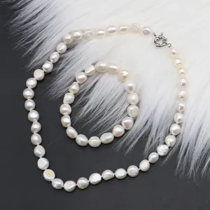 Set collana e bracciale di perle d'acqua dolce naturali per donne, elegante gioiello.