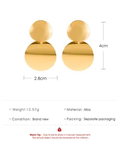 Orecchini geometrici in lega dorata, dettagli con altezza di 4 cm e peso di 12,57 g