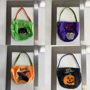 Dimensions détaillées pour quatre sacs à bonbons d'Halloween aux motifs festifs variés