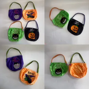 Sacs à bonbons Halloween en peluche avec motifs brodés Trick or Treat et citrouille