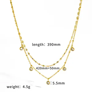 Collana a doppio strato in acciaio inossidabile dorato con pendenti in zircone.