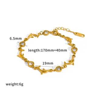 Bracciale con delfini in acciaio inossidabile dorato con ciondoli a cuore in zircone e catena.