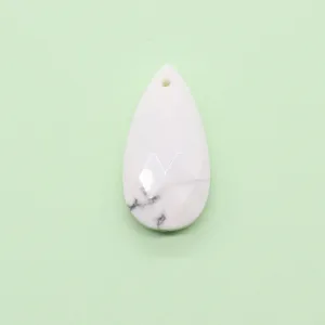 Gefacetteerde druppelvormige witte edelsteen hanger voor DIY halsketting sieraden accessoire.