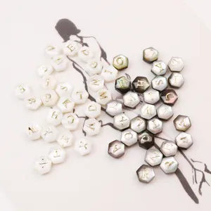 Cuentas de concha naturales hexagonales letras blanco y negro nácar accesorios de joyería DIY