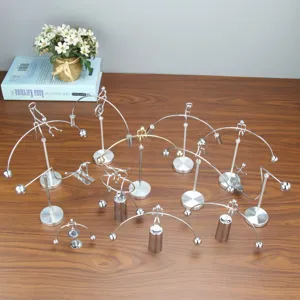 Metalen balans speelgoed bureau fysica decoratie ijzeren man kinetische kunst sculptuur