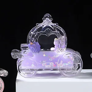 Acrylic pumpkin carriage liquid quicksand ornament detail, transparent desktop toy.