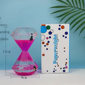 Sablier liquide en diamant créatif avec joli jouet de pingouin pour décoration de bureau.