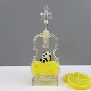 Transparant viool vloeistof ornament met schattige panda's binnenin, geweldig bureaucadeau.