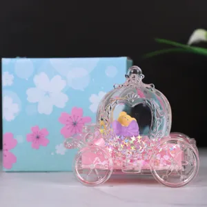 Transparante kunststof vloeibare drijfzand pompoenwagen speelgoed ornament met schattige beer.