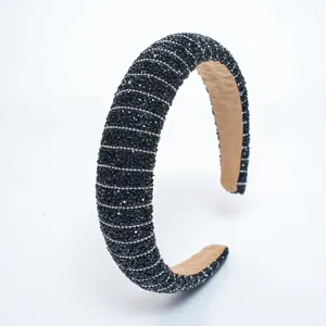 Serre-tête rembourré en strass noirs pour femmes, élégant bandeau scintillant de mode.