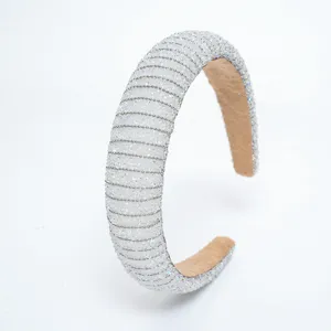 Serre-tête rembourré en strass blancs pour femmes, cerceau à cheveux brillant et élégant.