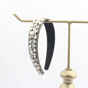 Detail de serre-tete large en strass cristal epoustouflant, cerceau de cheveux diamant brillant femme