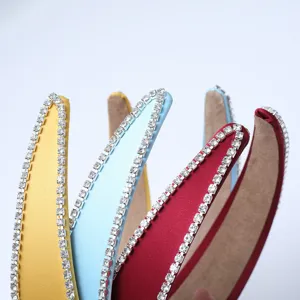 Serre-tête large élégant en strass, bandeaux de cheveux colorés en satin avec bordure de cristaux.