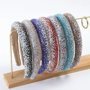 Serre-Tête en Strass de Luxe pour Femmes Style Défilé Euro-Américain Bandeau Rembourré Doublure en Velours Entièrement en Cristal Coiffe Déclaration Antidérapante Accessoires de Cheveux de Mode