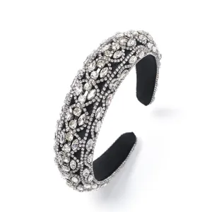 Glitzerndes Strass gepolstertes Haarband für Damen, Luxus Kristall Haarreif Party Accessoire.