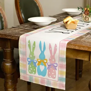 Chemin de table en lin de Paques avec de jolis noeuds de lapin pour decoration festive.
