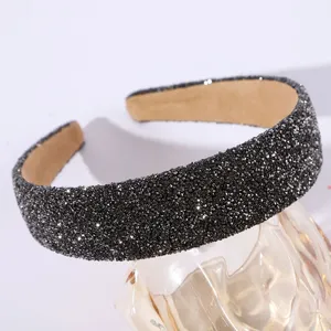Serre-tête scintillant en strass, large bandeau élégant pour femme, accessoire de mode chic.
