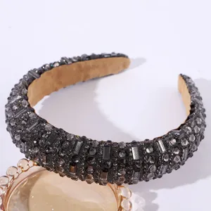 Serre-tête rembourré en strass cristal gris foncé vue de détail accessoire scintillant