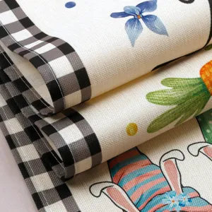 Corridoio da tavola in lino con bordo a quadri bianco e nero coniglietto di Pasqua gnomo stampato.