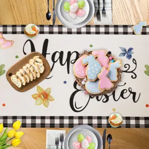 Corsia da tavola di Pasqua a quadri vichy bianchi e neri con stampa di coniglietti
