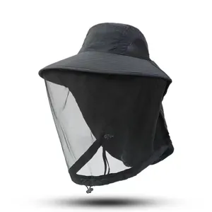 Schwarzer Mesh-Sonnenhut mit Gesichtsnetz für Outdoor-Wandern, Angeln und UV-Schutz.
