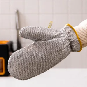Gants de nettoyage en fil d'argent pour la cuisine, résistants, pratiques et durables.