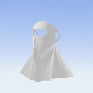 Masque de protection solaire en soie glacee avec protection du cou et trous respirants.