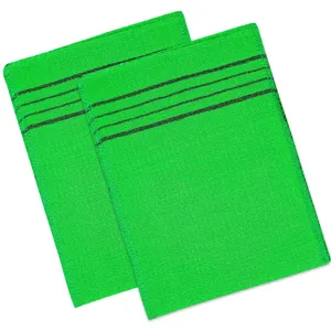 Détail de gant de bain exfoliant vert, épurateur de corps de sauna texturé pour le nettoyage.